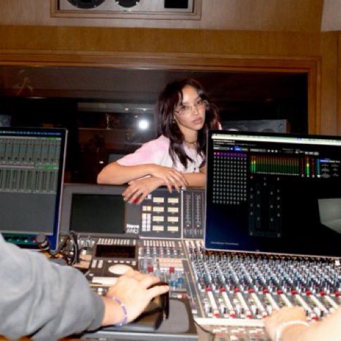 JadeTodayNet tweet picture