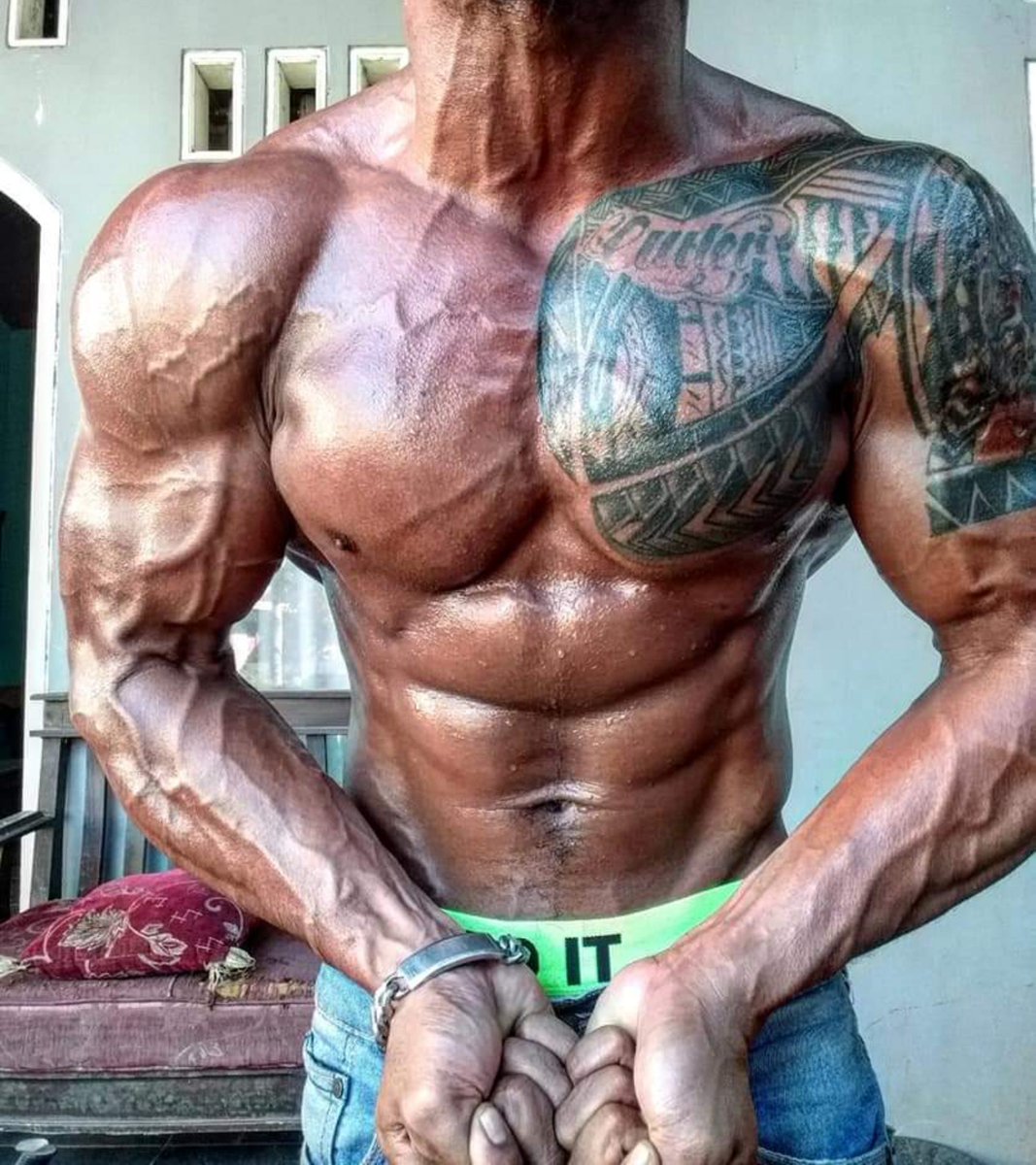 Ryanseidphysiqs's tweet photo. Setuju gak bikin tattoo kayak gini, temen²!?! #tattoo #tattoogacor #tattoobear #sixpack https://t.co/4GgKlHQDLH