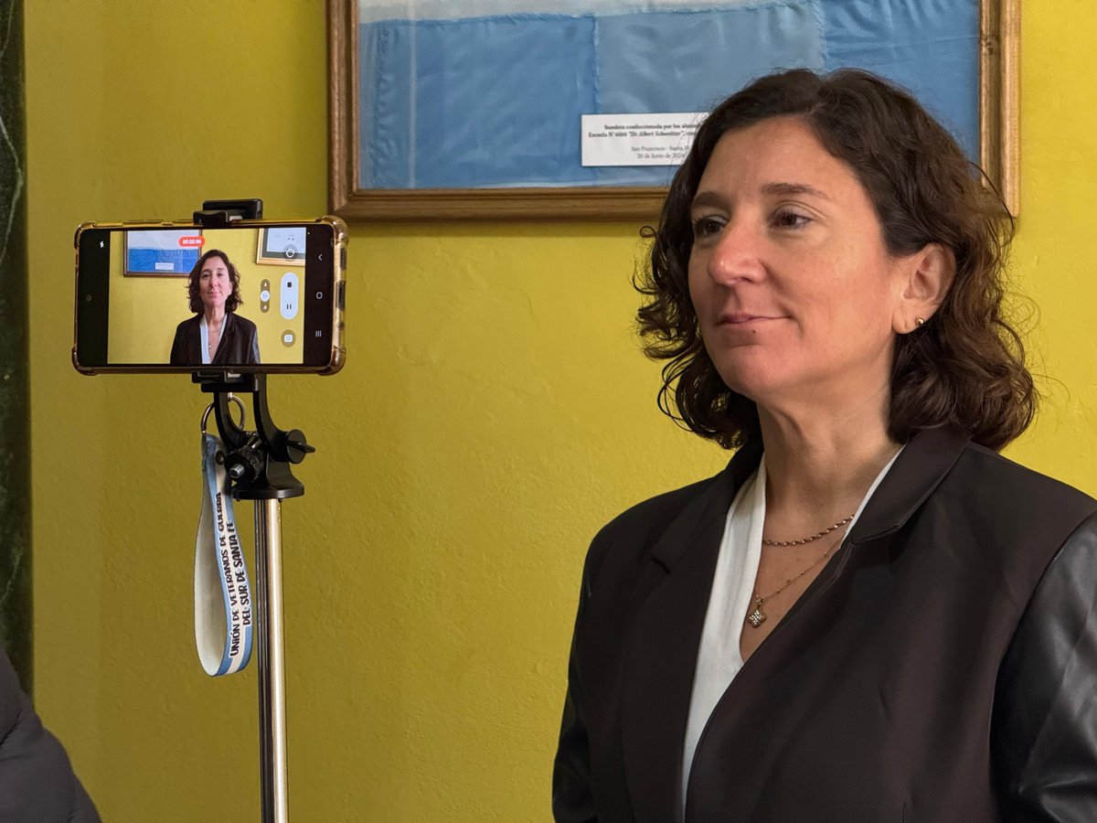 SenadoSantaFe's tweet photo. 🏫 La senadora @LetiDiGregorio confirmó casi $60 millones para escuelas de General López

📲 https://t.co/o8XE0M9L6x https://t.co/h9NQbxUVXA