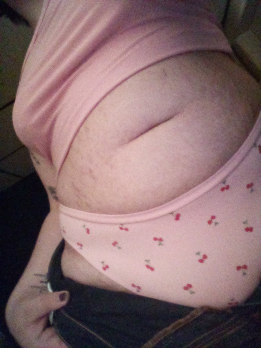 fre4kymutt's tweet photo. Do I look good in pink? 🩷🍒 https://t.co/HYmDusYQAF