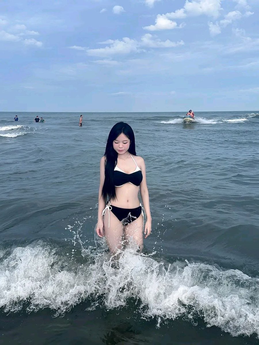 giahancuti010's tweet photo. Nay lên con đĩ bạn thân của em ạ https://t.co/pWNpz6YYVR