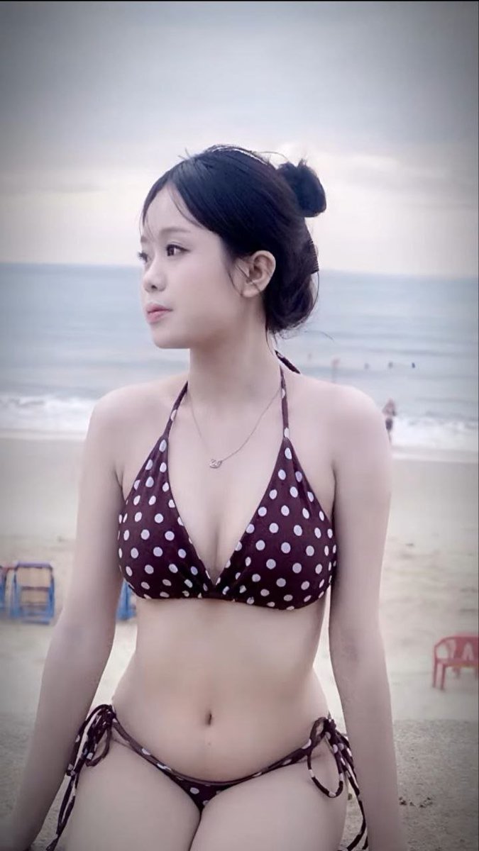 giahancuti010's tweet photo. Nay lên con đĩ bạn thân của em ạ https://t.co/pWNpz6YYVR