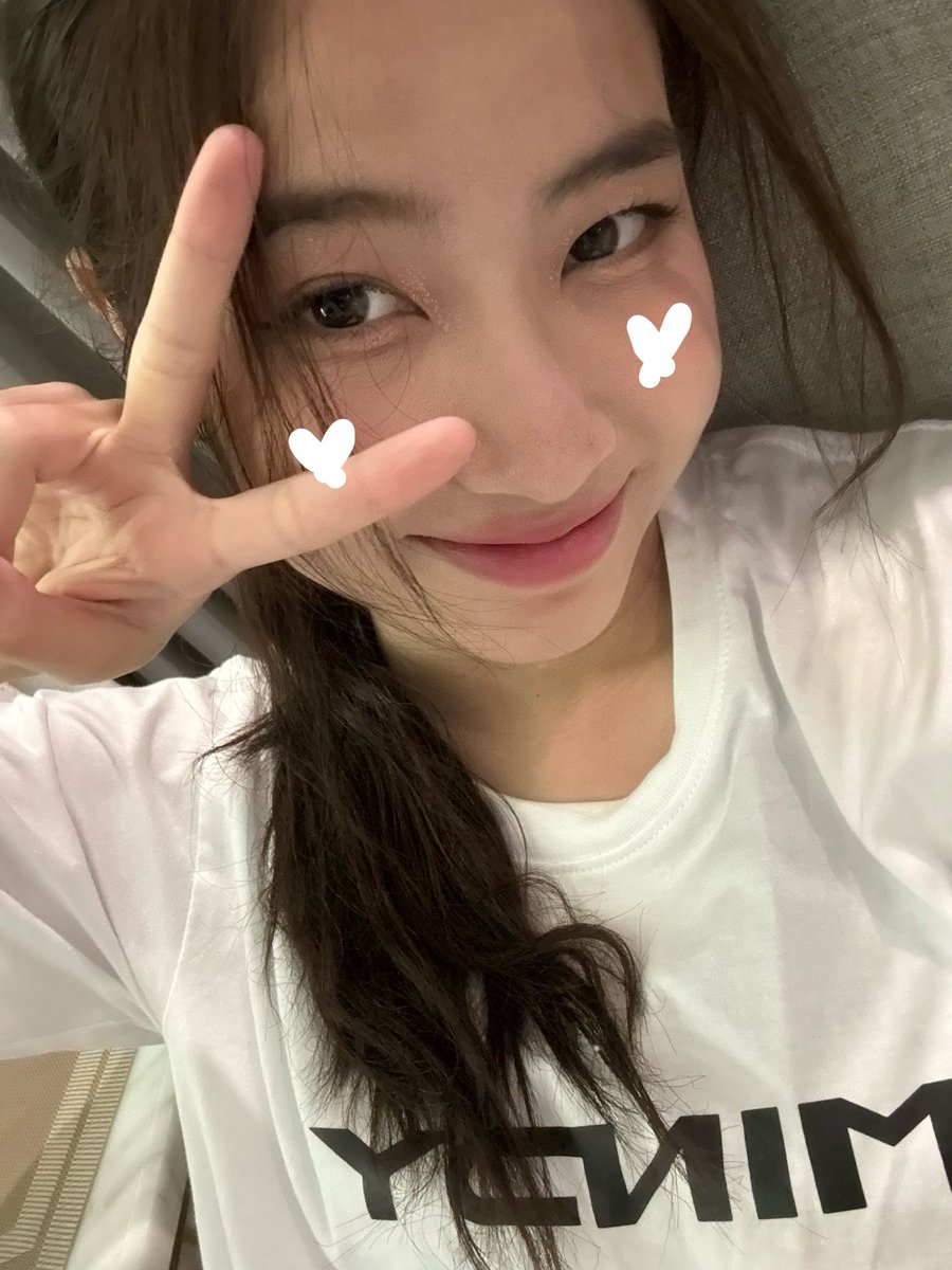 ilenecollins_'s tweet photo. ขอโทษแฟนคลับทุกคนจริงๆนะคะ ไอลีนไม่ได้อยู่จนจบบ หนูไม่เป็นอะไรแล้วน้าา วันนี้หนูป่วยนิดหน่อย ครั้งหน้าเดี๋ยวมาแก้ตัวคั้บบ ขอบคุณทุกคนที่มาหาและเป็นห่วงกันนะคะะ เจอกันครั้งหน้าา จุ้บๆ🙇🏻‍♀️🤍 #ILENEMINDY #MINDY_TH https://t.co/3OSD7y4wke