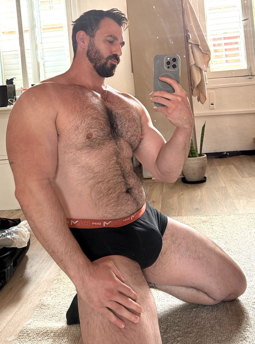 Eywildd's tweet photo. Big enough for you? https://t.co/biVj8exIzp
