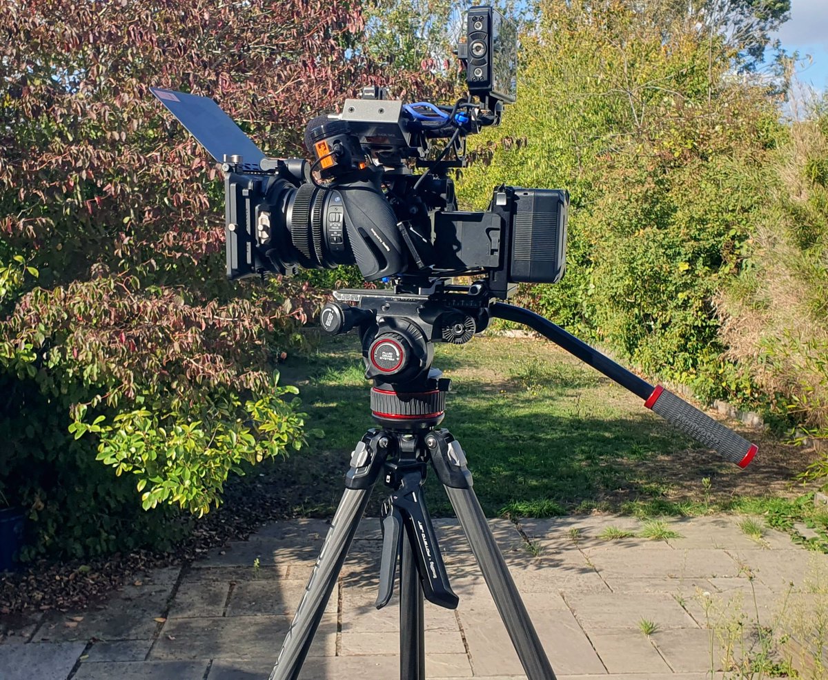 LightHackers's tweet photo. Smallest camera performed well in Northern Ireland this past week..
Just back and the new 'travel legs' arrived.
@SmallRigGlobal Tribex Carbon II for the lightweight, and trigger release..
BUT paired it with my @manfrotto_tweet Nitrotech 612 head..
Perfectly balances this rig. https://t.co/nNZh9X5j9D