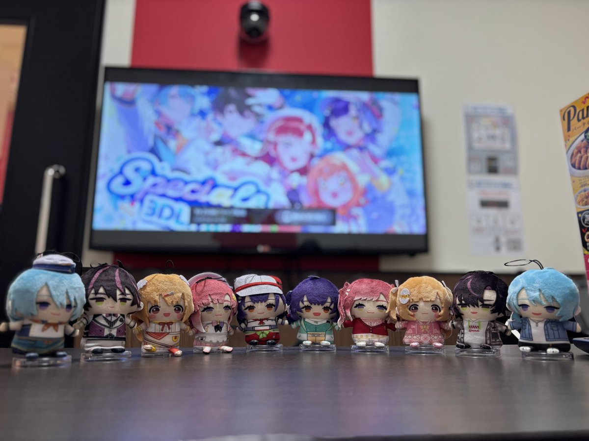 tehu_3's tweet photo. あいにゃと見てた！！！！！
めちゃ良かったしアニカフェ最高すぎる……… https://t.co/Kp2BFGivTH