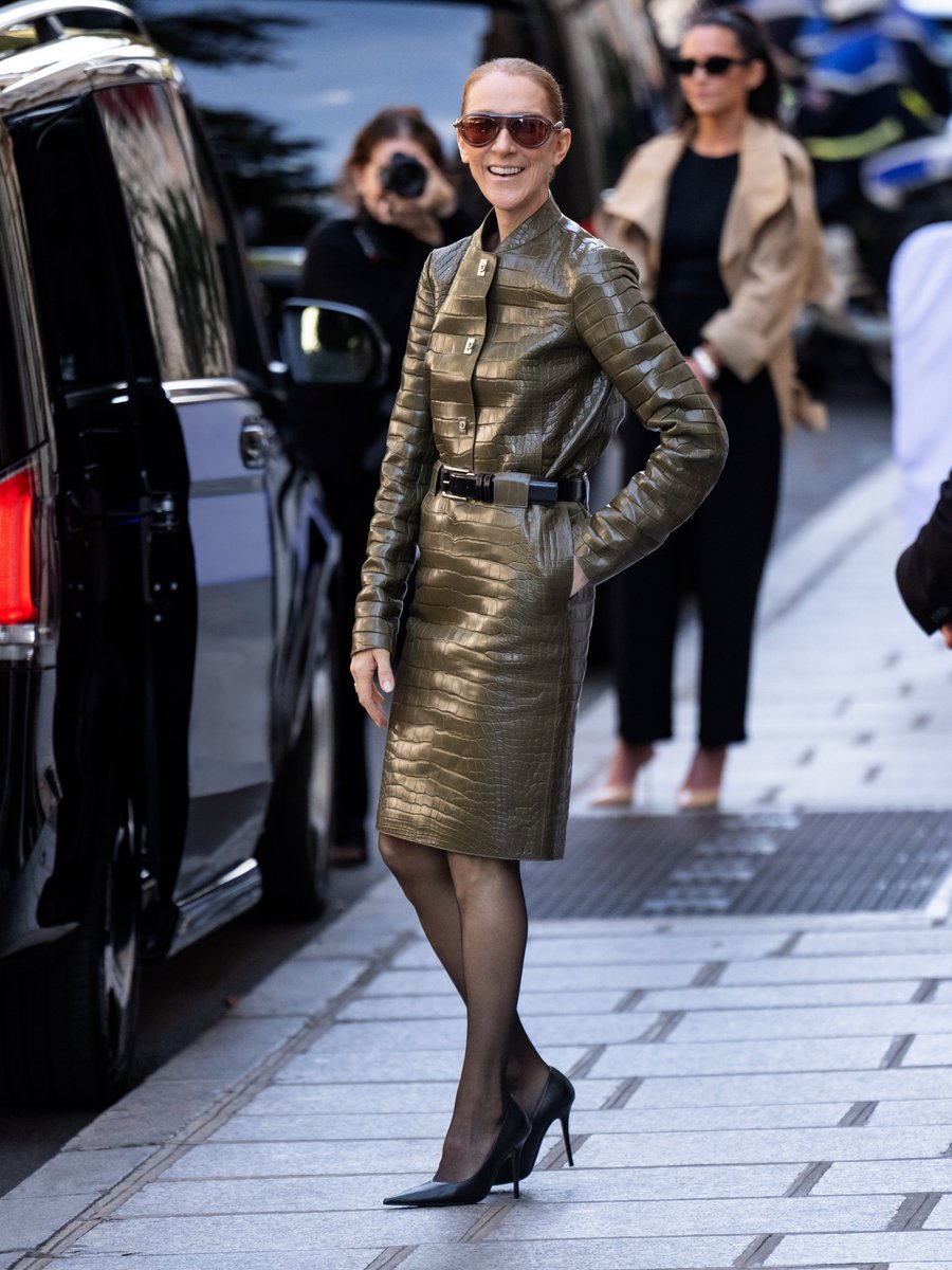 Ferragamo's tweet photo. Céline Dion wears Look 44 from the Ferragamo Spring Summer 2027 Collection by Maximilian Davis in Paris.

Styled by Annie Horth and Patrick Vimbor.

#FerragamoSS27 https://t.co/EC7NMUn8L1