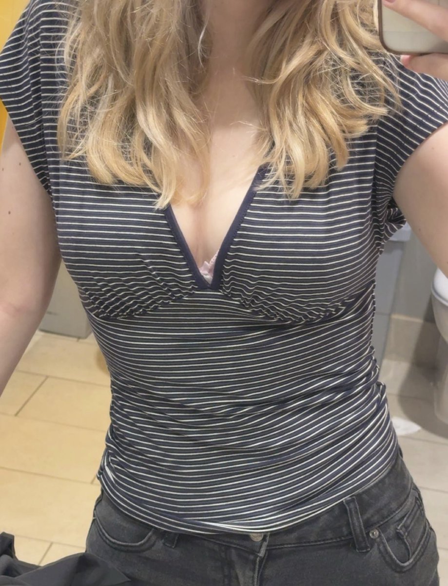 s1lliestdove's tweet photo. hii !! very very new to #nsfwtwt !!

~ 20
~ she / her
~ straight
~ sub all the way hehe
~ faceless :3
~ i love talking to people about anything and everything !
~ just a girl with a lot of kinks and fantasies hehe
~ dms open :3

♡ + ↻ to be moots

ily alll <3 https://t.co/oYTGz4vzPe