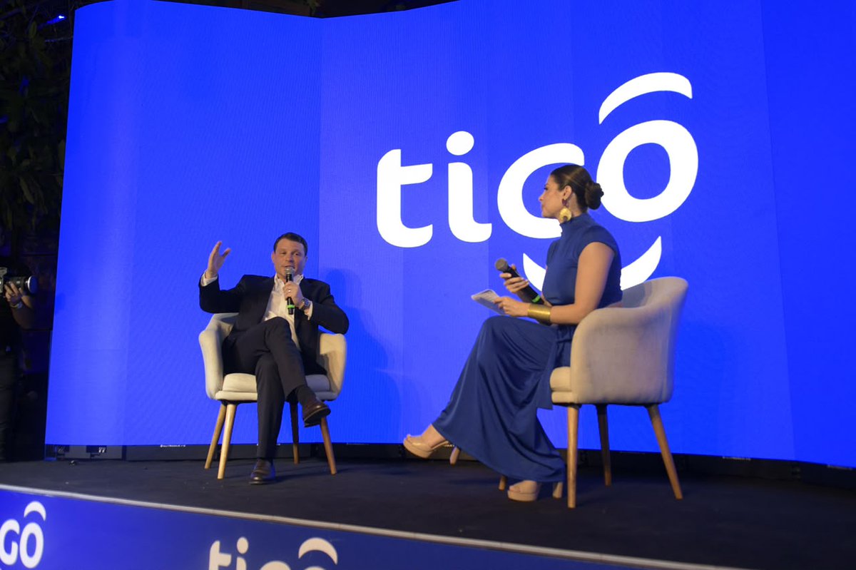 MIT_Ecuador's tweet photo. #Guayaquil | El Gobierno Nacional acompaña las iniciativas privadas.

El viceministro de Tecnologías de la Información y Comunicación, Ricardo Gutiérrez, participó en la presentación oficial de Tigo, la nueva operadora móvil que inicia sus operaciones en Ecuador para brindar sus servicios a los ciudadanos.

✅La transición de las anteriores marcas a Tigo representa un paso importante para avanzar en la mejora de la conectividad en el país. El Gobierno Nacional, en el ámbito de sus competencias, brindó las facilidades necesarias para el inicio de sus operaciones y, con ello, ampliar las opciones de los ciudadanos para acceder a servicios de telecomunicaciones.

💪🏻 Desde el MIT continuaremos trabajando de la mano con todos los prestadores de servicios de telecomunicaciones, con un objetivo común: construir un Ecuador digital, impulsado por la tecnología, que genere oportunidades y conecte al país con el mundo.