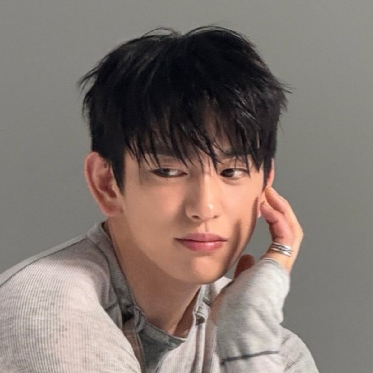 9zzet's tweet photo. 이기장에흑발덮머는 항상주사위최상이고 미소년이야 https://t.co/qj8M87MSDN