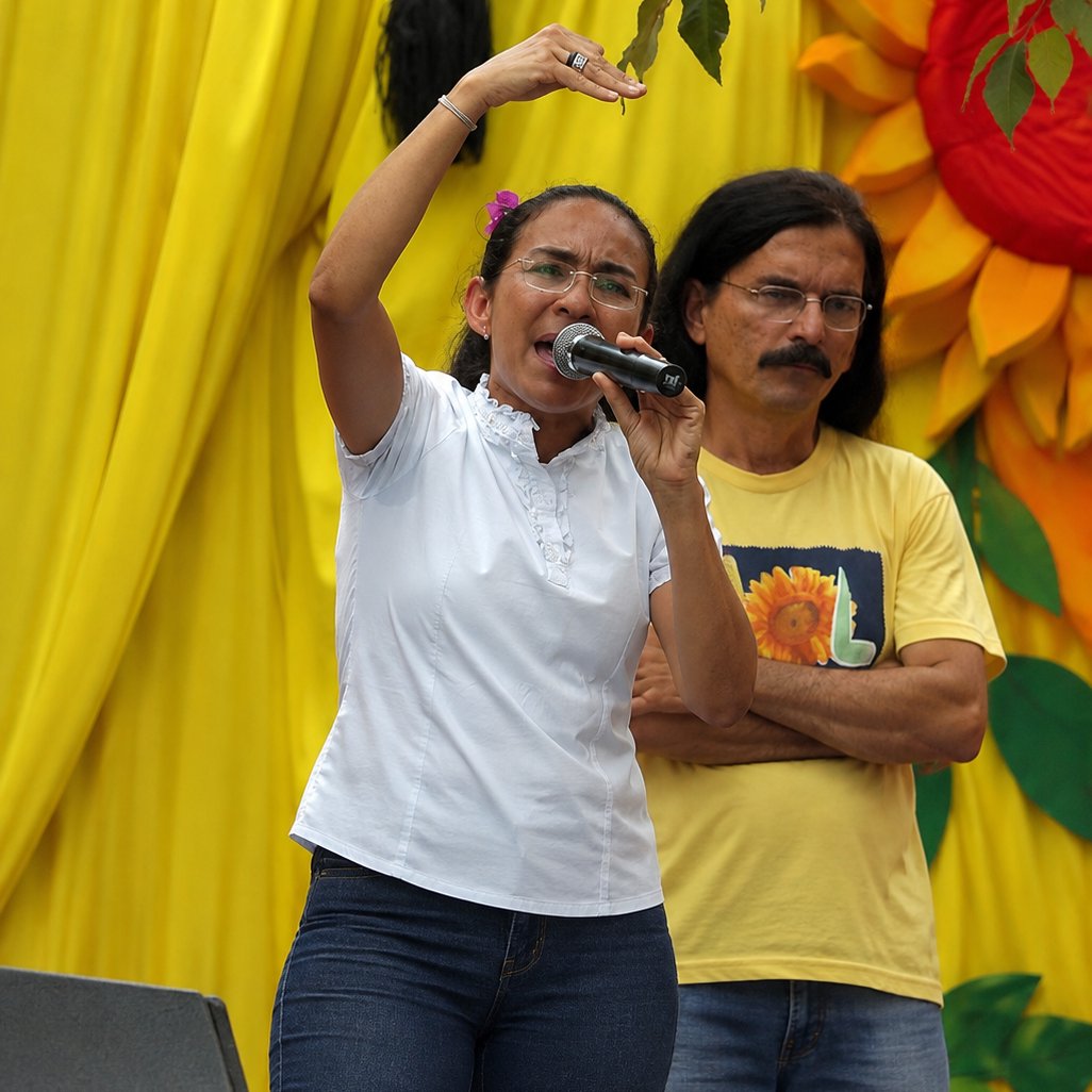 DieHardAguia's tweet photo. Quem acha que o Renan e o Missão tem um "futuro glorioso", imagina se tivessem visto a Heloísa Helena em 2006 pelo Psol.
Heloísa estava em um partido recém-nascido, focou em bater no Lula, de longe o político mais popular, e ainda conseguiu 6,85%.
Hoje ela é um nada. https://t.co/sefbt2bvRZ