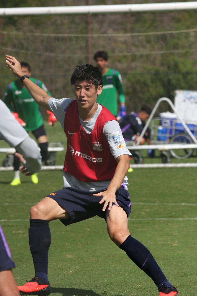 spz_9cats's tweet photo. 隼人右手を上げがち、猫のしっぽ的な？
日本代表で試合に出て欲しいが２日後のいわき戦よな…そっちも出て欲しい(無茶)
 #荒木隼人 https://t.co/CfY7Y6rObL