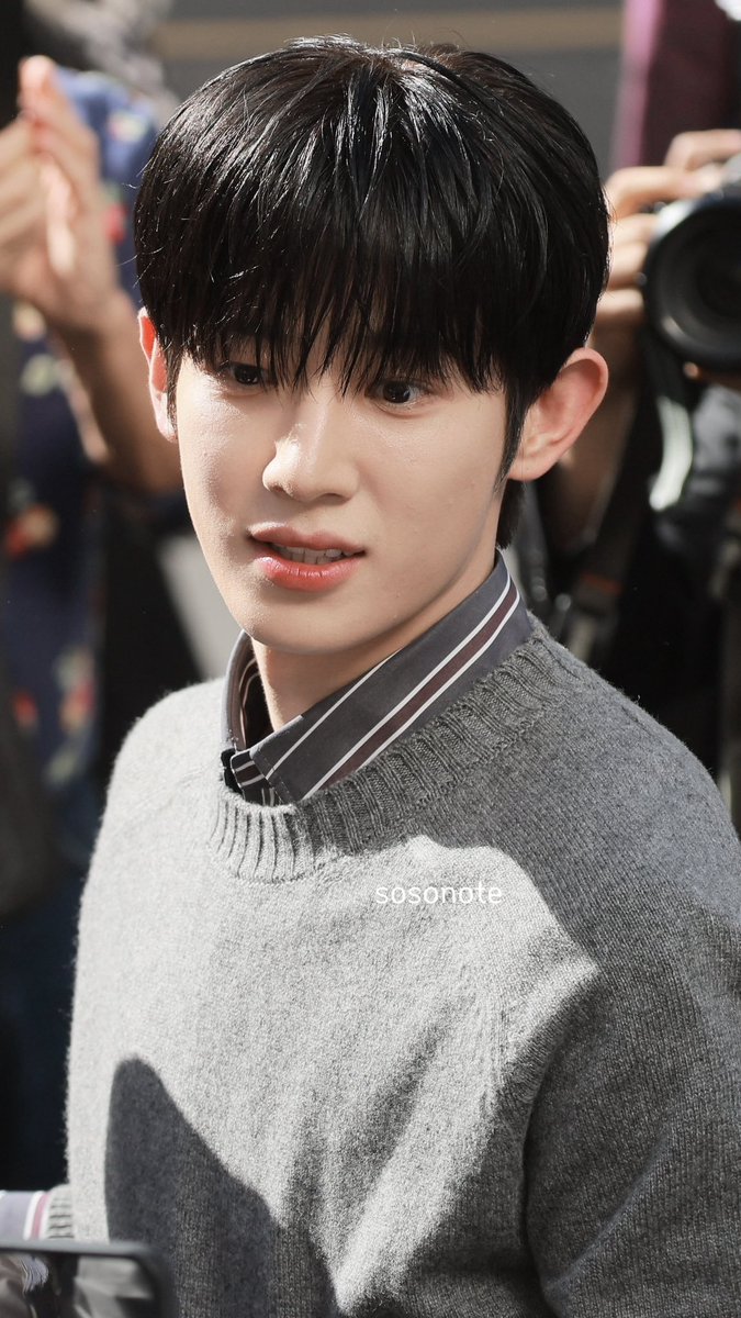 zuzu374372's tweet photo. 항상 응원할게요. 💜
我会一直为你应援。💜

PARK SIWOO AT LANVIN PFWSS27

#PARKSIWOOxLANVIN
#PARKSIWOO
#LANVINPFWSS27 https://t.co/pSoMOZ49i7