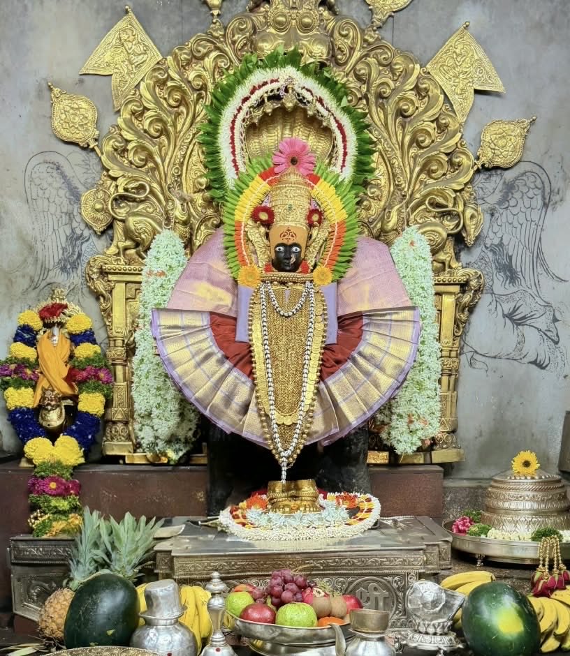NarayanGambhir's tweet photo. Today’s Alankar Pooja #Mahalakshmi#Ambabai# 🙏🏻 https://t.co/XlMNrgXOYQ