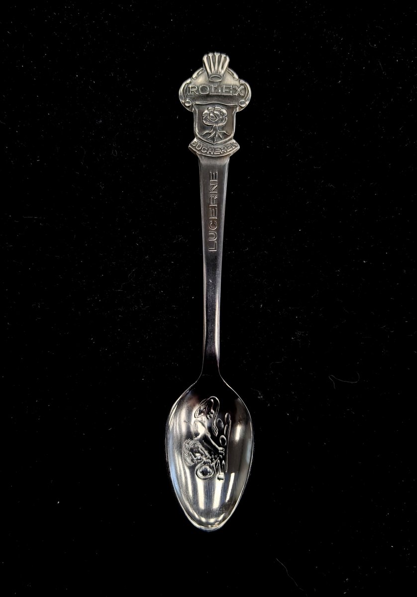 Coin_HuntersLLC's tweet photo. Anybody want a #Rolex? 👀
Okay, maybe not a Rolex watch… but did you know Rolex used to have #spoons too?
These #vintage spoons were given to customers by authorized watch sellers as a bonus gift when they purchased a @ROLEX #watch.⌚️🥄
@Bucherer_USA https://t.co/kMGZIaFywF