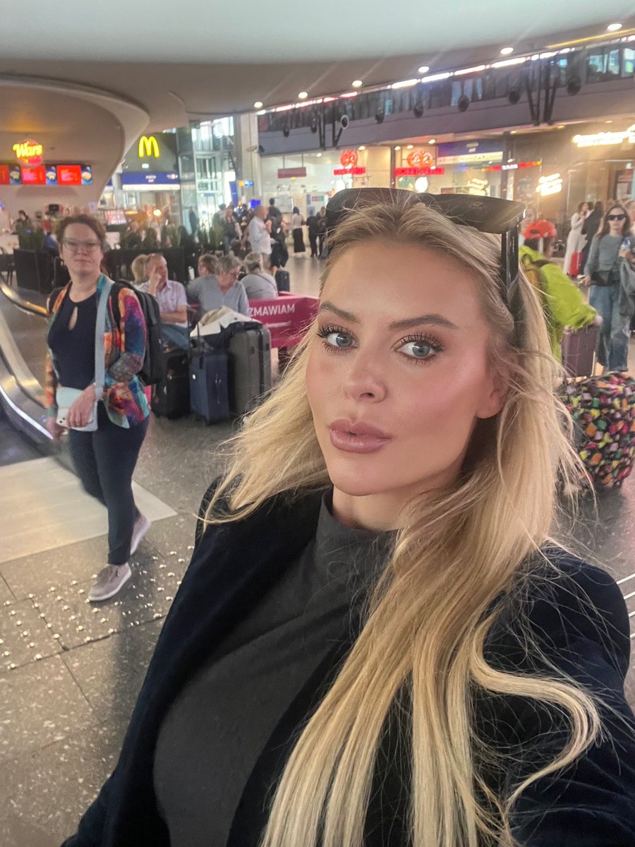 Rogowskawero's tweet photo. Warsaw train station. Clean. Safe. No one sleeping on the floor. No one setting anything on fire. You can't see African migrants. You don’t hear Arabic.

This is what normal looks like.

Try that in Paris, Madrid or Berlin. Their stations feel like a zoo.

Poland is doing something right.