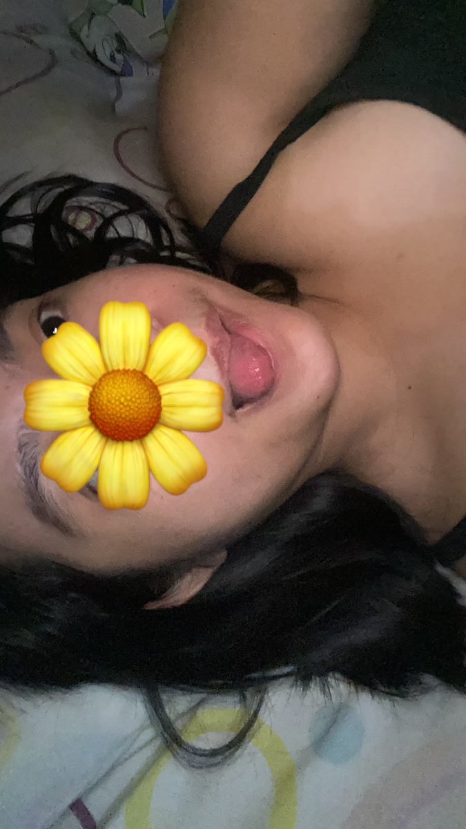 mahunnybee's tweet photo. same pose, different lighting https://t.co/awMQM3CIFO