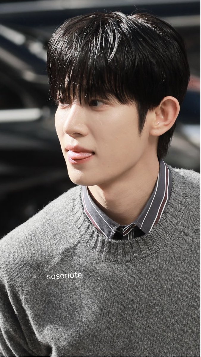 Tangkukxb's tweet photo. The sophisticated aura of Park Siwoo blends harmoniously with Lanvin’s century-old luxury fashion heritage.

PARK SIWOO AT LANVIN PFWSS27

#PARKSIWOOxLANVIN
#PARKSIWOO
#LANVINPFWSS27 https://t.co/0A75eilkna