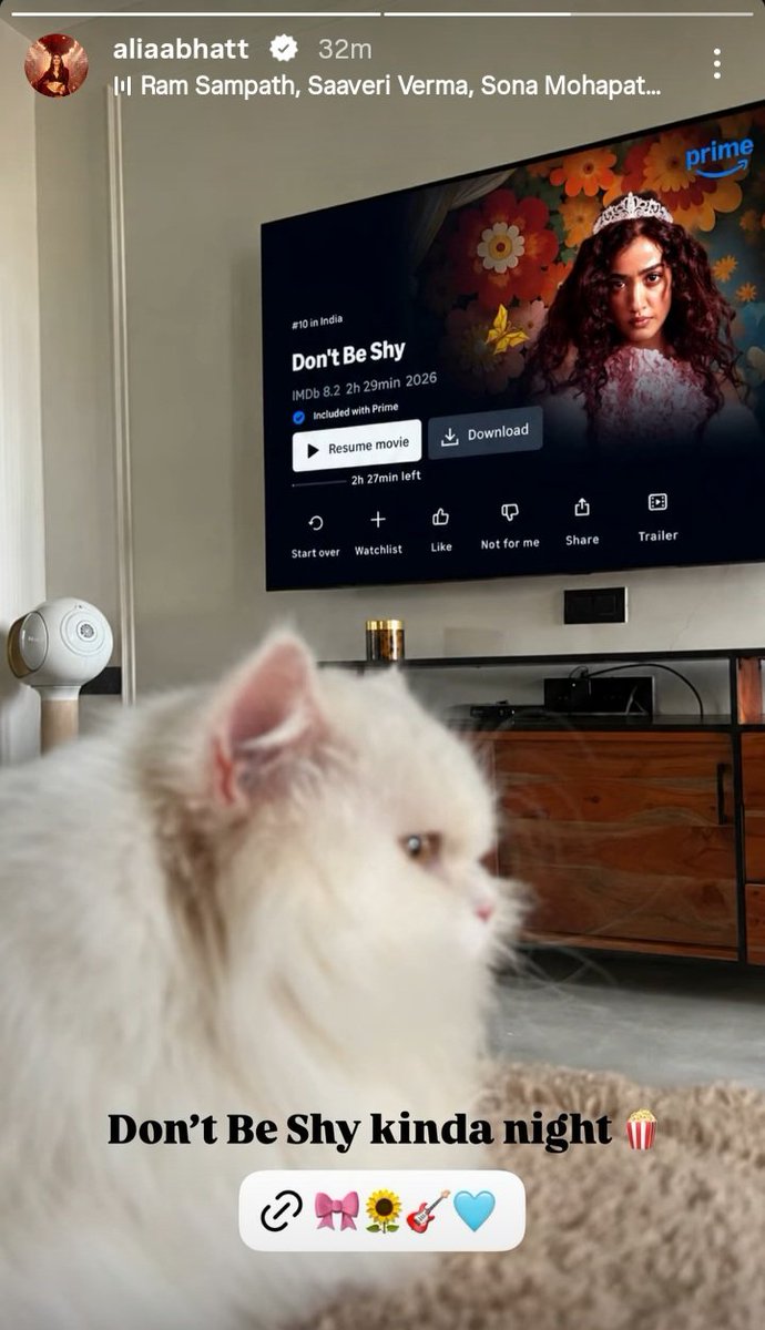AliaBhatt_KL's tweet photo. Don'tBeShy is still trending top 10 on amazon prime video india since it's release do watch it if you haven't yet 🎀 

#AliaBhatt https://t.co/JqbyoItUVM