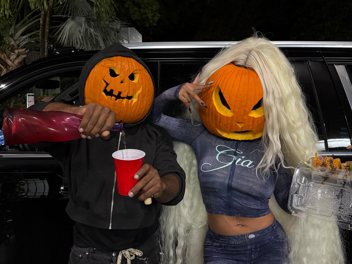 MegansStats's tweet photo. Happy Hottieween Month🎃 https://t.co/c5PJeOWuFO