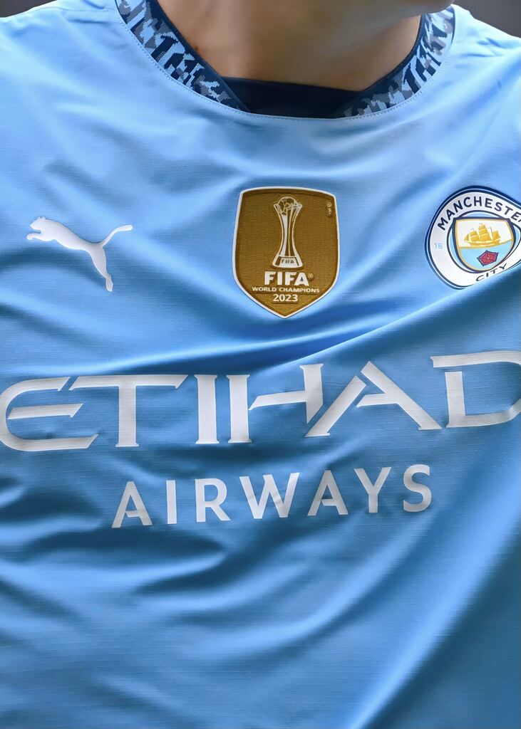 PolymarketFC's tweet photo. 🚨JUST IN: Etihad Airways, Manchester City’s main sponsor, will call the world’s MOST FEARED law firm to potentially challenge the Premier League.

The US firm, Quinn Emanuel, secured a $5.7 BILLION win against Apple for patent infringement this year. https://t.co/T0fVcxSa27