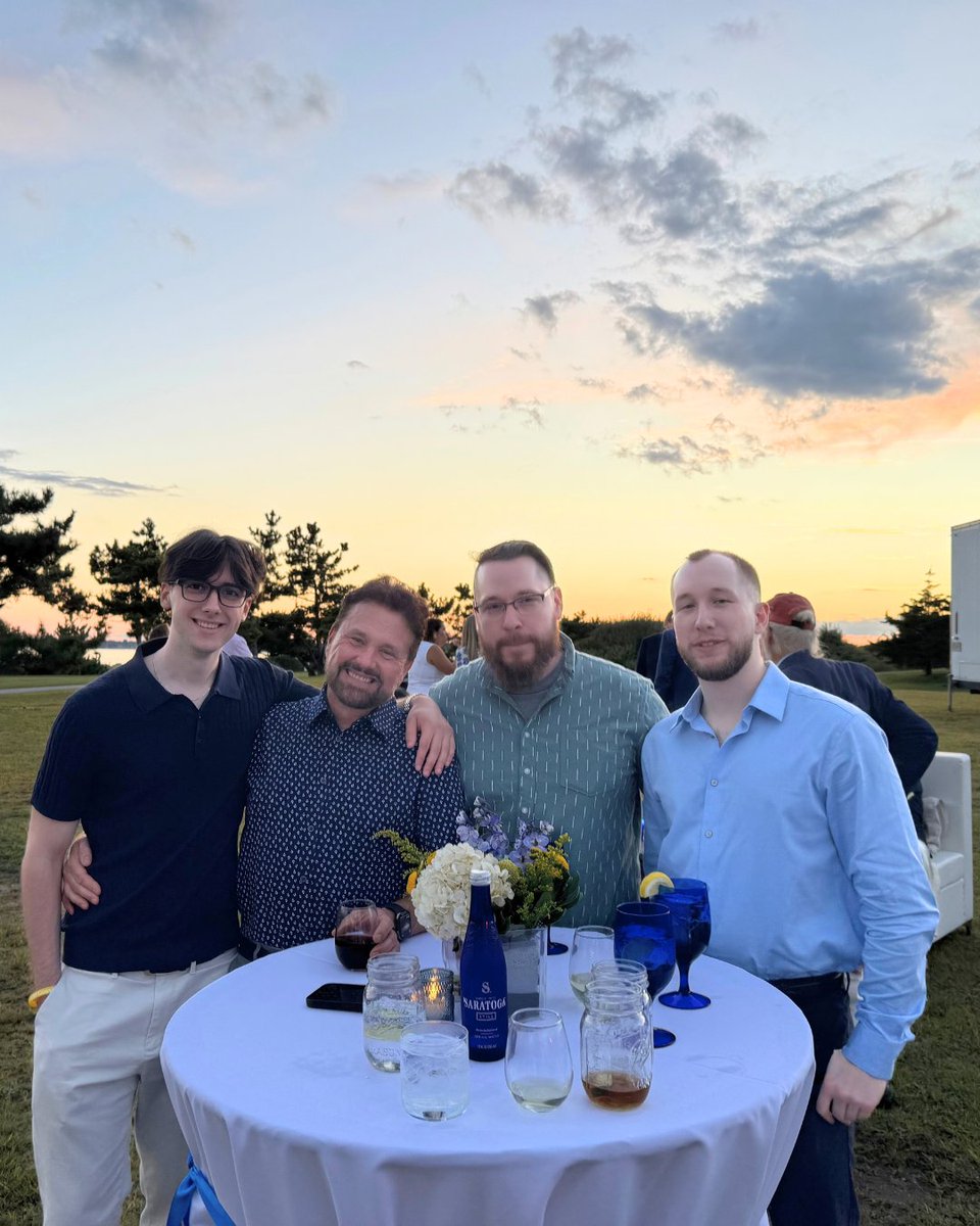 ITSupportRI's tweet photo. Our first Summer's Last Blast was one to remember! ☀️ Great weather, great food, and live music at Fort Taber with @southcoastcf.

Proud to sponsor and support the nonprofits that make our communities stronger. 💙

📲 --> @ITSupportRI
📞 --> 401-522-5200 https://t.co/vmlZ6ygWGW