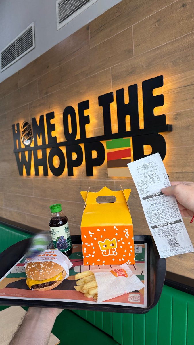 BurgerKingBR's tweet photo. seu Combo King Jr. acabou de ganhar um benefício a mais 👀 https://t.co/1BT6dmpRSB