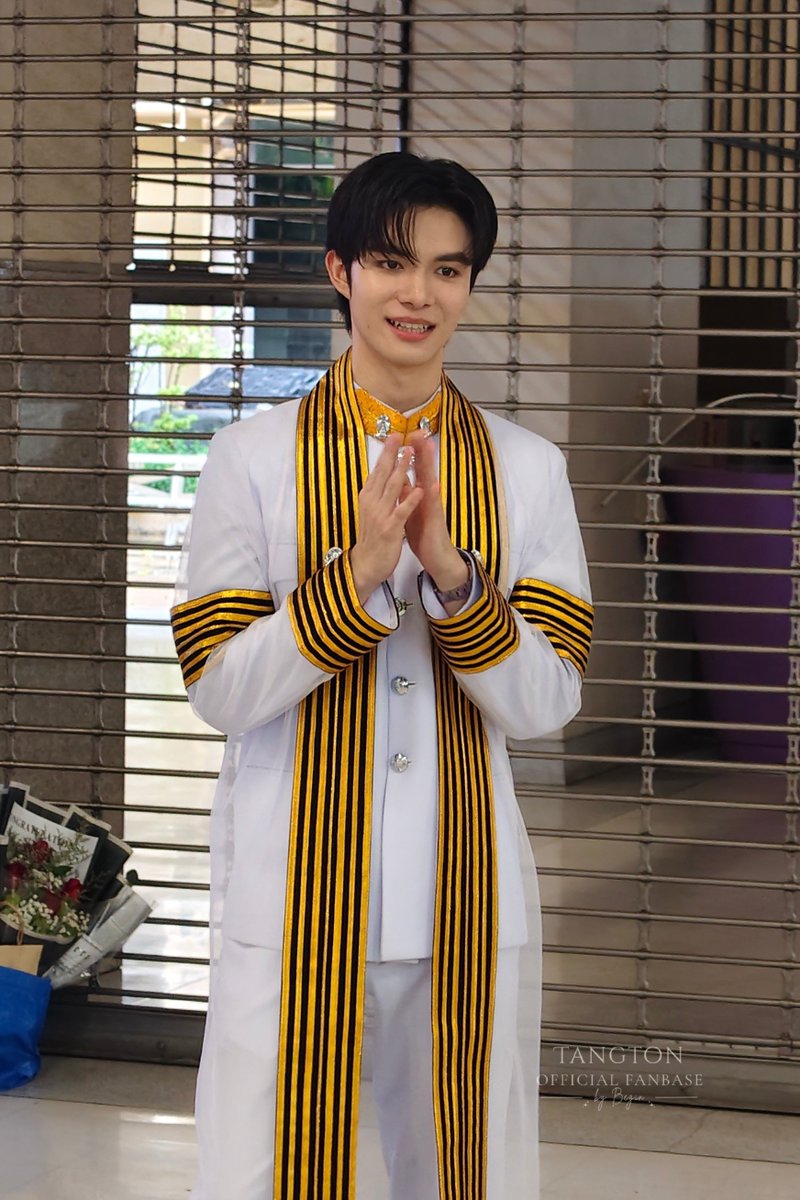 TangtonFBBegin's tweet photo. วันนี้พี่บัณฑิตเก่งมากกกก 👨🏻🎓👏🏻💙
ยินดีกับความสำเร็จอีกครั้งนะค้าบ 🎓✨
พักผ่อนเยอะ ๆ แล้วไว้เจอกันน้าาา
บีกินส่งกำลังใจให้เสมอนะค้าบ 🤗💙🤏🏻
#CongratsGradTangton
#TangtonJinnaphop #บีกินของตั้งต้น
#TangtonFanbaseByBegin https://t.co/Z9uGoO10jk
