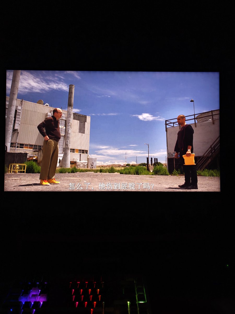 notAkria's tweet photo. 再次重温最伟大的美剧之一，better call saul https://t.co/DQbIQr6MFY