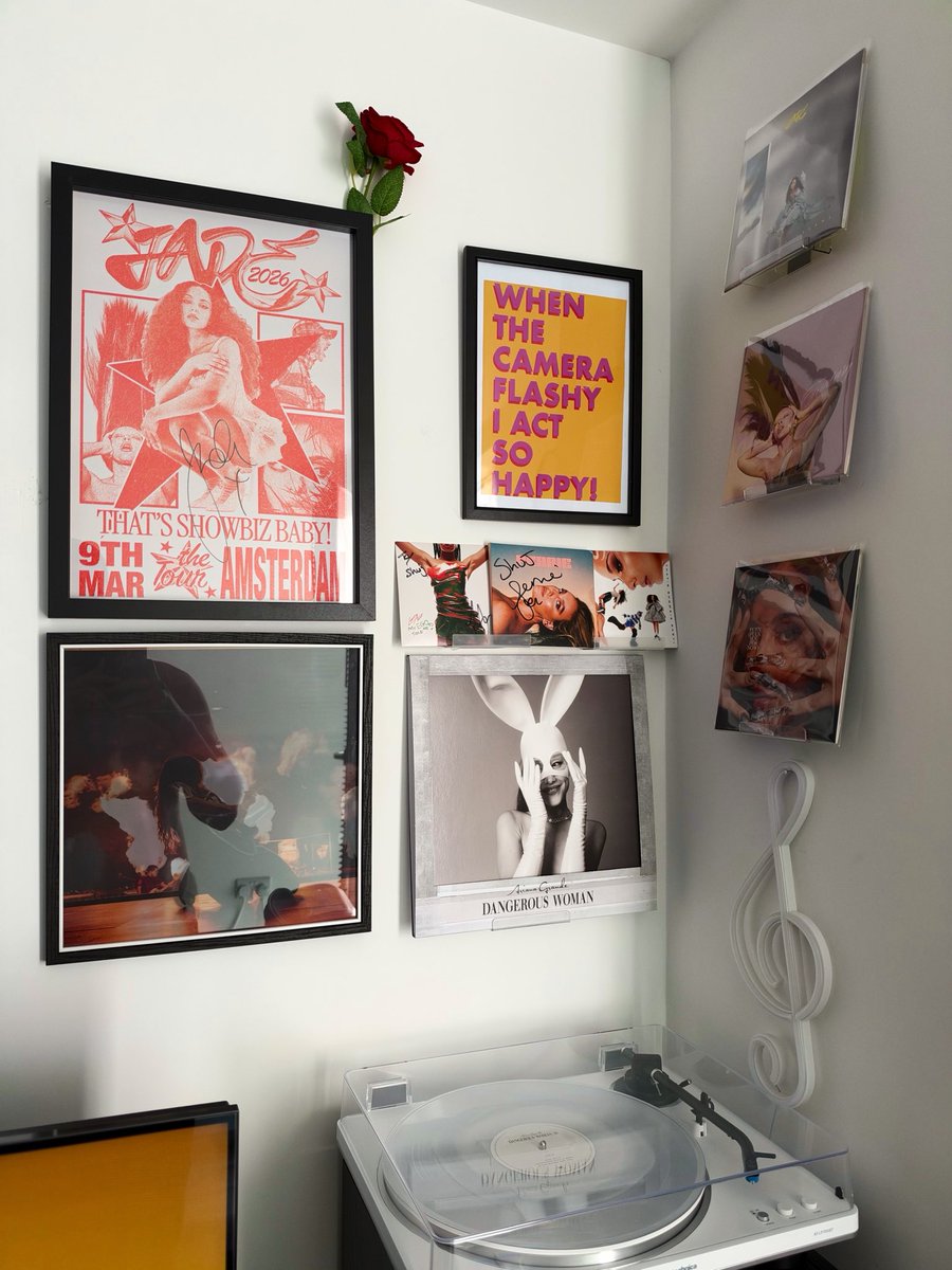 shadeydewd's tweet photo. music corner constantly getting a glow-up! https://t.co/kCLhzhETkh