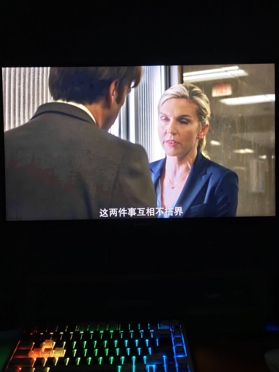 notAkria's tweet photo. 再次重温最伟大的美剧之一，better call saul https://t.co/DQbIQr6MFY