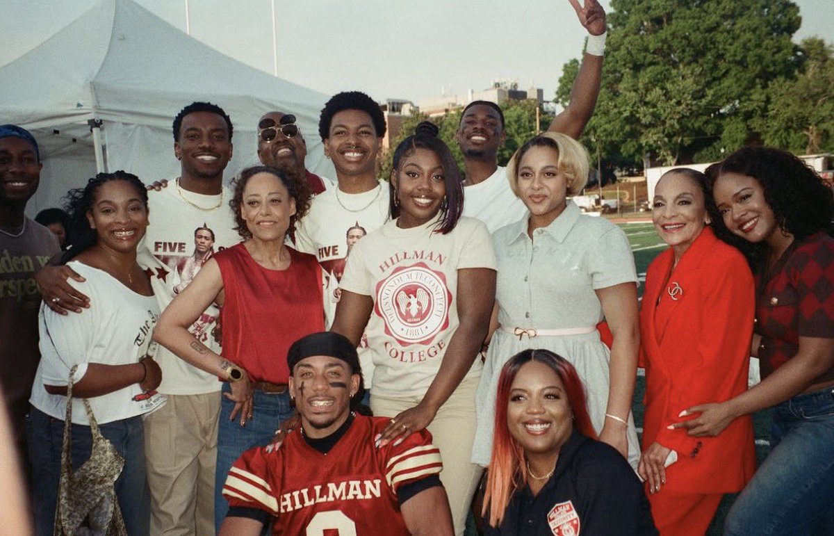 FilmUpdates's tweet photo. ‘A DIFFERENT WORLD’ has been renewed for season 2! https://t.co/PxJauVoADd