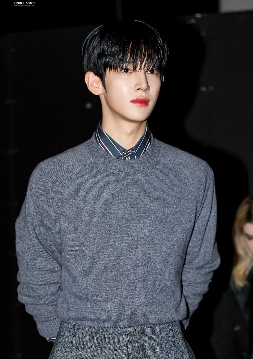 Lilihed1's tweet photo. I choose you in all my choices
在所有的选择里，我都选择你。

PARK SIWOO AT LANVIN PFWSS27

#PARKSIWOOxLANVIN
#PARKSIWOO
#LANVINPFWSS27 https://t.co/6HGjLd0eCl