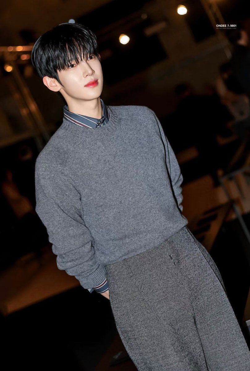 Lilihed1's tweet photo. I choose you in all my choices
在所有的选择里，我都选择你。

PARK SIWOO AT LANVIN PFWSS27

#PARKSIWOOxLANVIN
#PARKSIWOO
#LANVINPFWSS27 https://t.co/6HGjLd0eCl