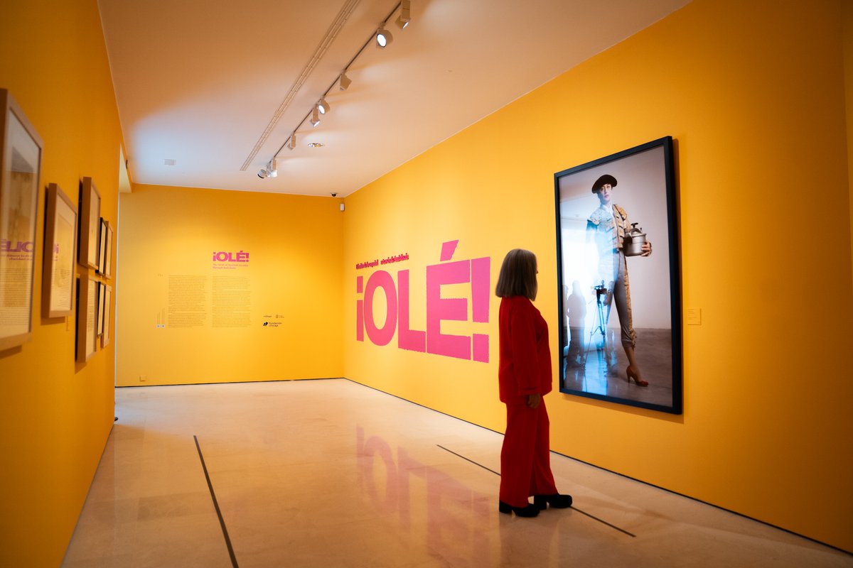 thyssenmalaga's tweet photo. ✨ Hoy hemos tenido el honor de contar con Pilar Albarracín en la presentación de "¡Olé! El mito de lo español a través de Andalucía".

La artista, reciente Premio Nacional de Artes Plásticas 2026, es autora de "Sin título (Torera)", la obra que abre el recorrido de la exposición. Una pieza que da la bienvenida al visitante y que dialoga con la mirada crítica que la muestra plantea sobre los tópicos de lo andaluz y lo español.

Gracias, Pilar, por acompañarnos en un día tan especial para el Museo 👏

#MuseoCarmenThyssen #ThyssenMálaga #ExposiciónOlé #PilarAlbarracín #PremioNacionalDeArtesPlásticas #MitoDeLoEspañol #MálagaCultura #Museos