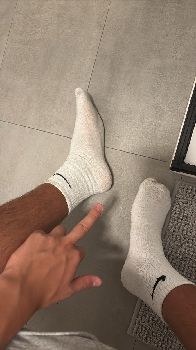 germancashboy22's tweet photo. Workship me …
Pay my new haircut looser 🤑😈
#findom #master https://t.co/UES2m89R1a