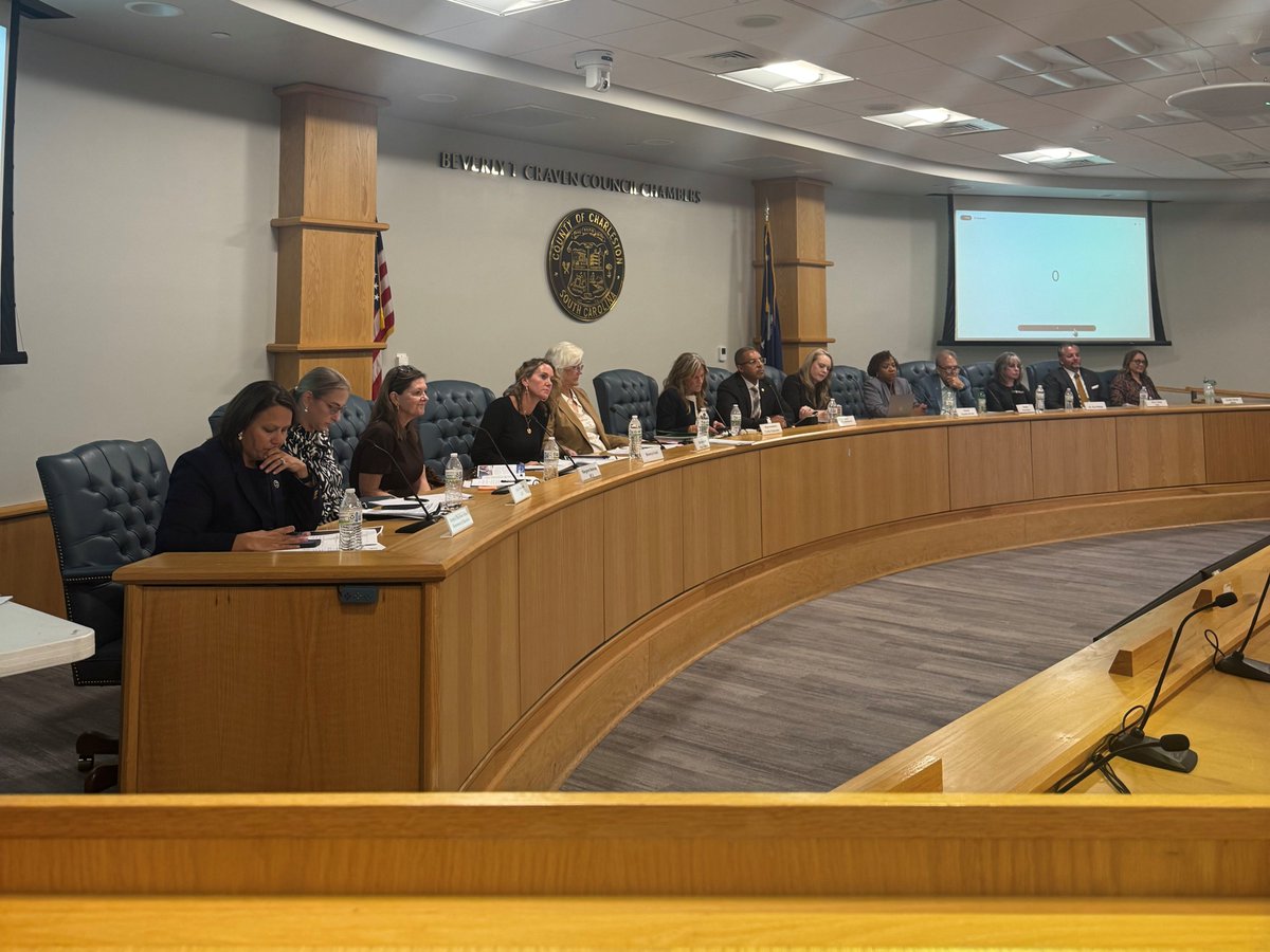 scchildrencomm's tweet photo. Thank you, Greenville &amp; Charleston! 👏

Nearly 100 people testified at our two public hearings this week, with 100+ additional community members joining us to listen and support the conversation. We’re grateful for every voice shared!

📍Two hearings remain: Rock Hill &amp; Columbia. https://t.co/38wwXhScfW