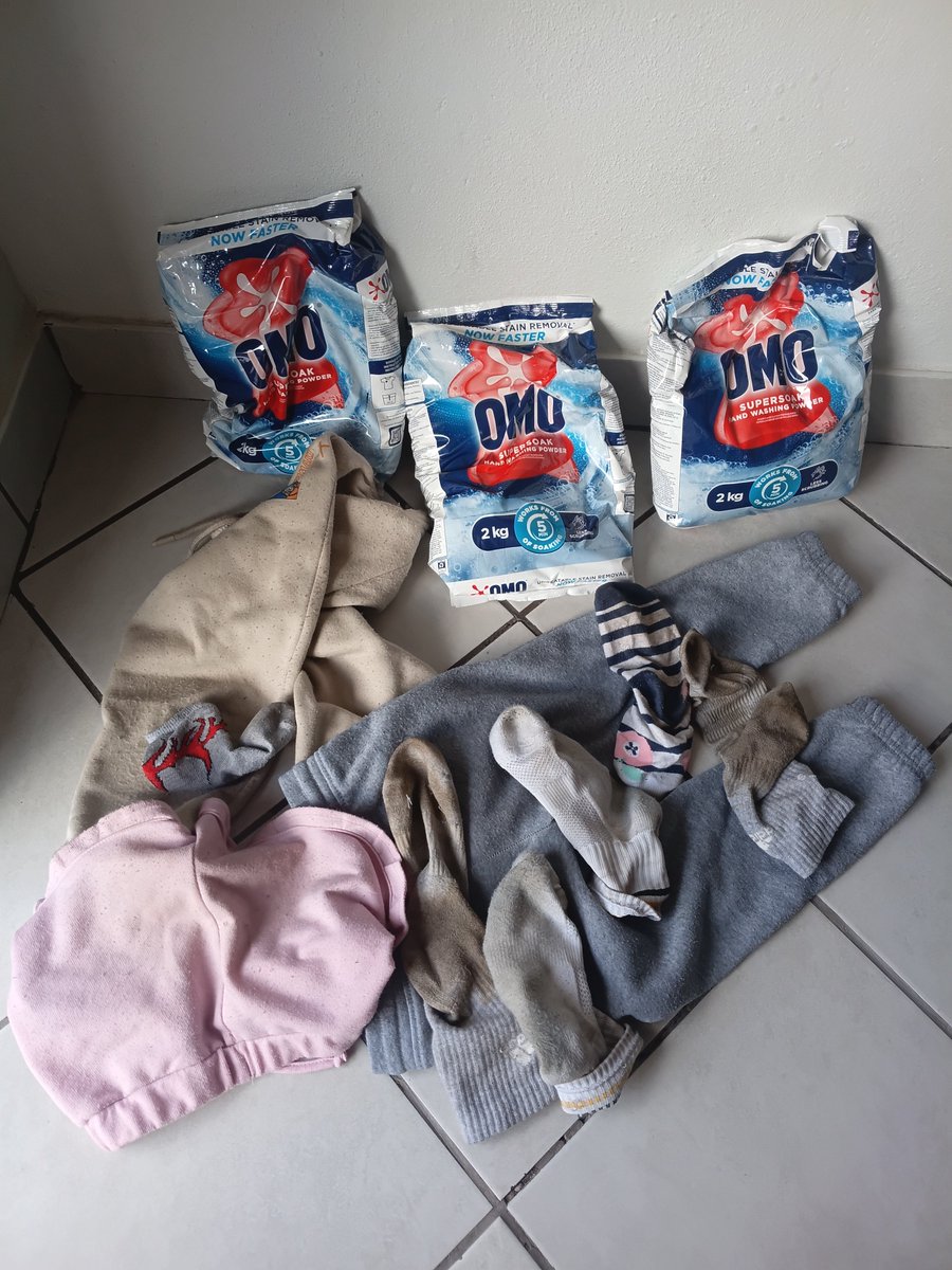 MDibabs's tweet photo. @Radio2000_ZA @OMOSouthAfrica @TheBMGroup_ZA With Omo supersoak,comes a helper.I soak the helper get the work done. When I hear the word dirt, I say bring it on. #OMOSUPERSOAK5MINS.@OMOSouthAfrica https://t.co/71HXg7PtBW