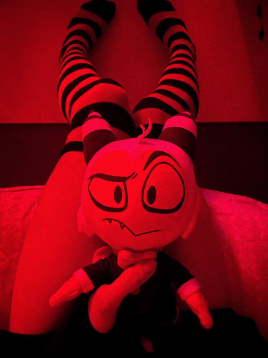 thisFemboy_goat's tweet photo. Weekends 🎉
(I gotta work all weekend and then it's straight into a hell week 
I hate my life)
#femboy #twink #HelluvaBoss‌ ㅤㅤ https://t.co/iRXFllLVLc