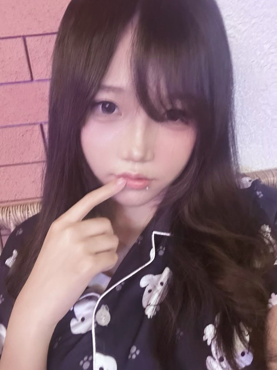 sey90880's tweet photo. 嗯今天早上醒过 来我妈就骂我吃这么多药我说想自杀然后我妈叫我赶紧去死，再也不给我钱了，我生病十二指肠淤积症要多吃东西，所以我来乞讨了，谢谢大家。。p4是前世800fo的号，希望互关能看到。 https://t.co/gRYZERLVhN
