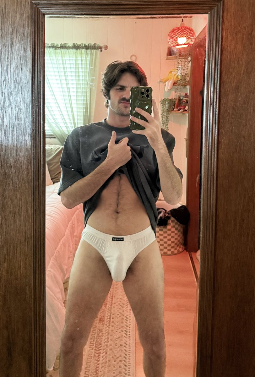 xojeffxo's tweet photo. I woke up like this 🪵 https://t.co/rcMe9ewPSN https://t.co/RZpRx9KDyE
