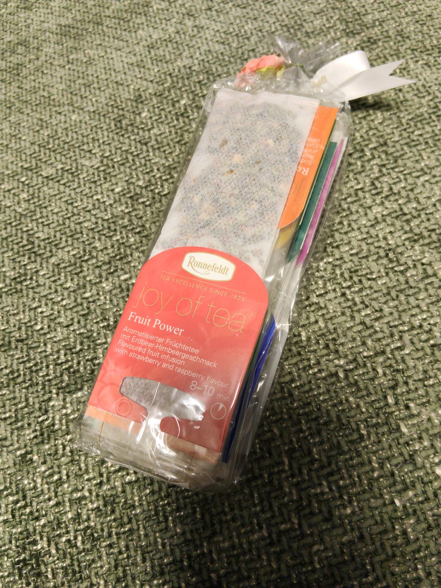 assam117's tweet photo. 秋葉原のロンネフェルトへ、アイリシュモルト買いに行ってみた！売り切れだった〜！！！せっかく行ったのでセットを購入！初ロンネフェルト！！
（アイリシュモルトの茶葉は、香り嗅いだらかなり甘く感じたので私向きではないかも知れないとは思った） https://t.co/Qli4NXRqYe