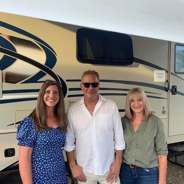 continosabina's tweet photo. “A good day, a good conversation, and a few memories to keep.
#KevinCostner #FilmTwitter https://t.co/Ve2z645gLZ