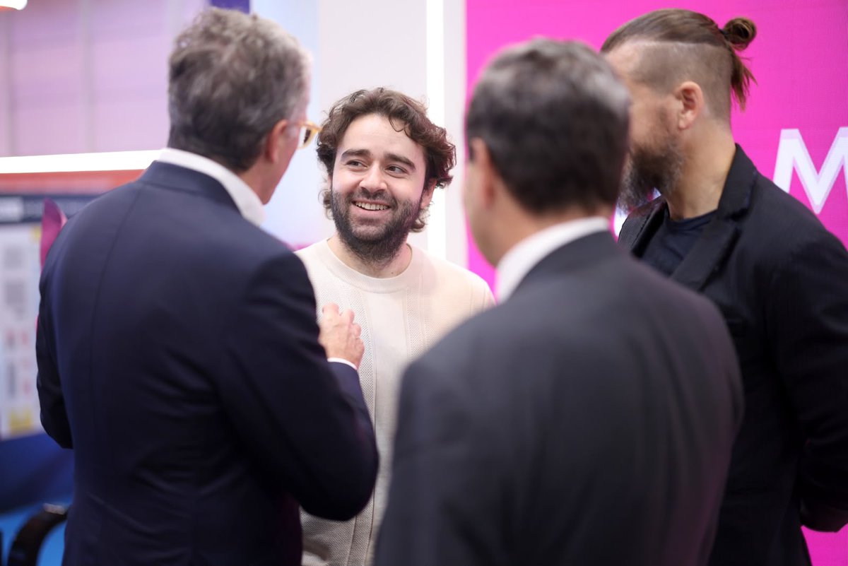 BetConstruct's tweet photo. Forging connections at the highest level. 🤝 
During the SBC Summit Lisbon, Vahagn Badalyan engaged in  dialogue with Portugal's Minister of Tourism. 
A true testament to our commitment to shaping a globally connected and advanced digital ecosystem https://t.co/GjkdMB2CZE