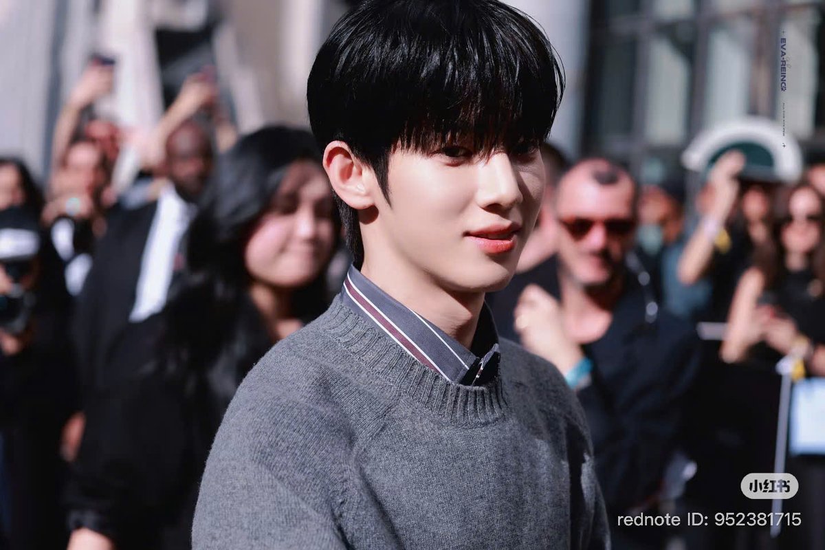 oolafh_7's tweet photo. The way Siwoo carries this LANVIN look is simply incredible. So much presence.

PARK SIWOO AT LANVIN PFWSS27
#PARKSIWOOxLANVIN
#PARKSIWOO https://t.co/L8kxzpHE0q