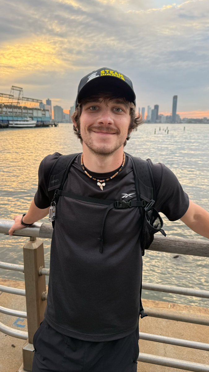 harris_sinn's tweet photo. i’m visiting New York City for the month of October! :) looking for collabs. message me! https://t.co/HUzhRVqhfF