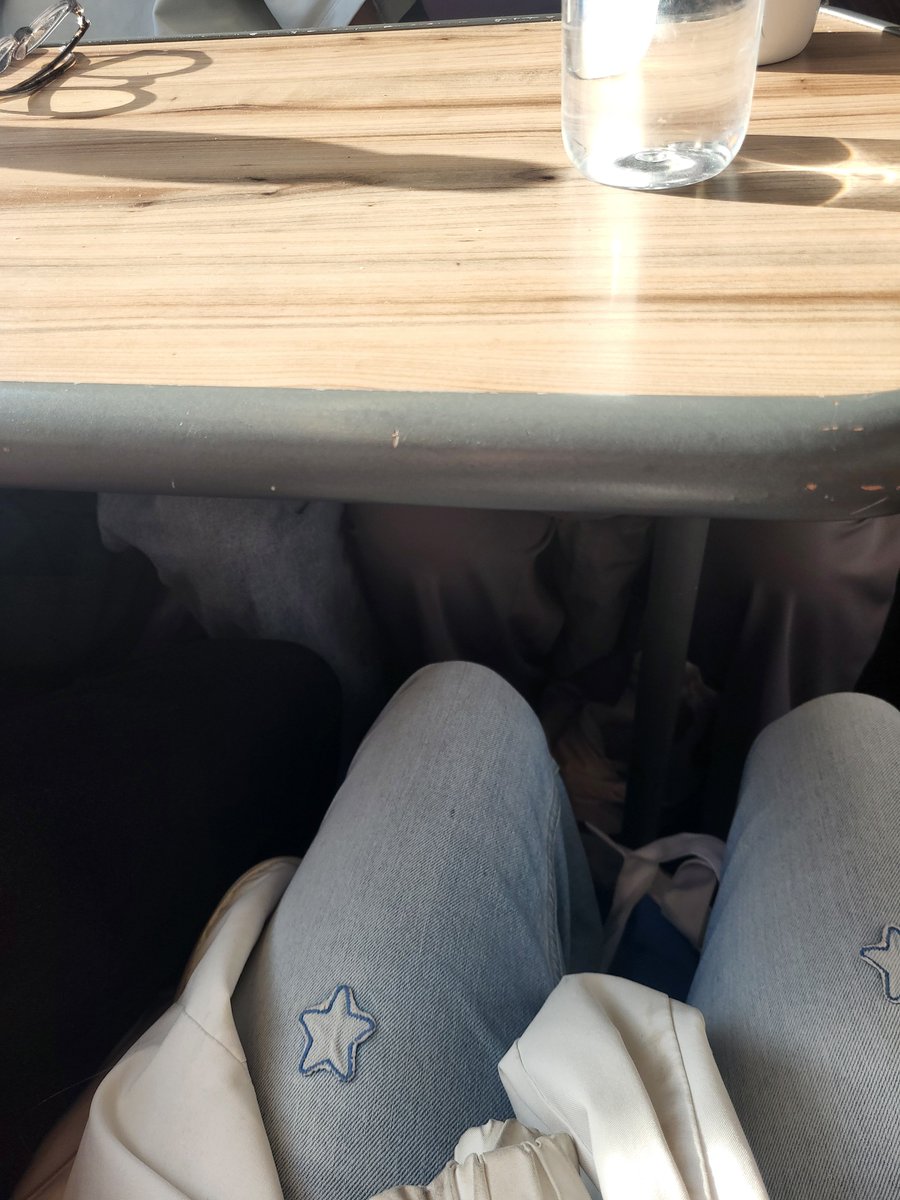 ZaneJulienSH's tweet photo. We got a table in the two hour train drive 🔥🔥🔥 #upgrade I didn't have one last time https://t.co/DDgVF7GT7f