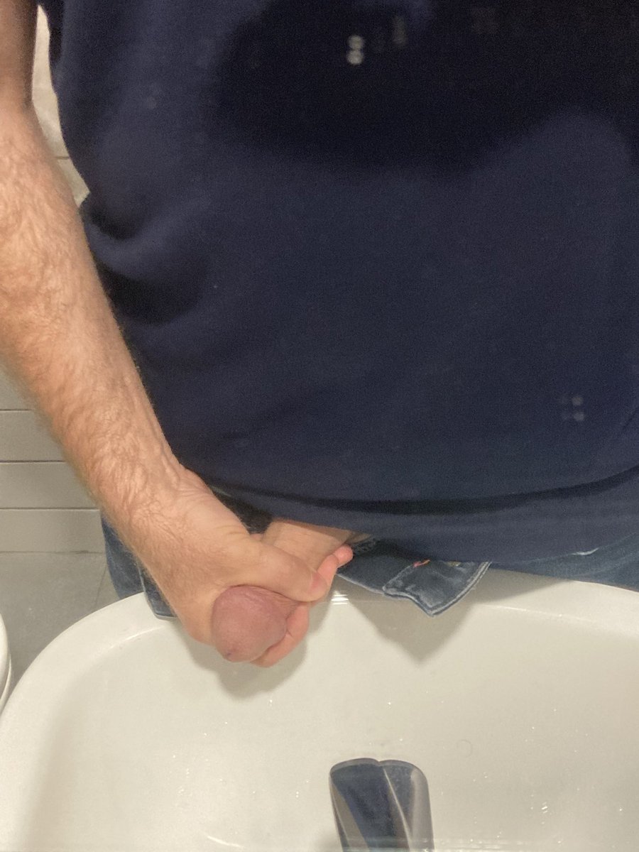 Beyfendide25's tweet photo. Merhabalar

Bahcelivlerde ofiste 
Beylikduzunde aracta😀
Olgun seven 
Kız gibi guzeller yazin lutfen https://t.co/n7jWptVWOf