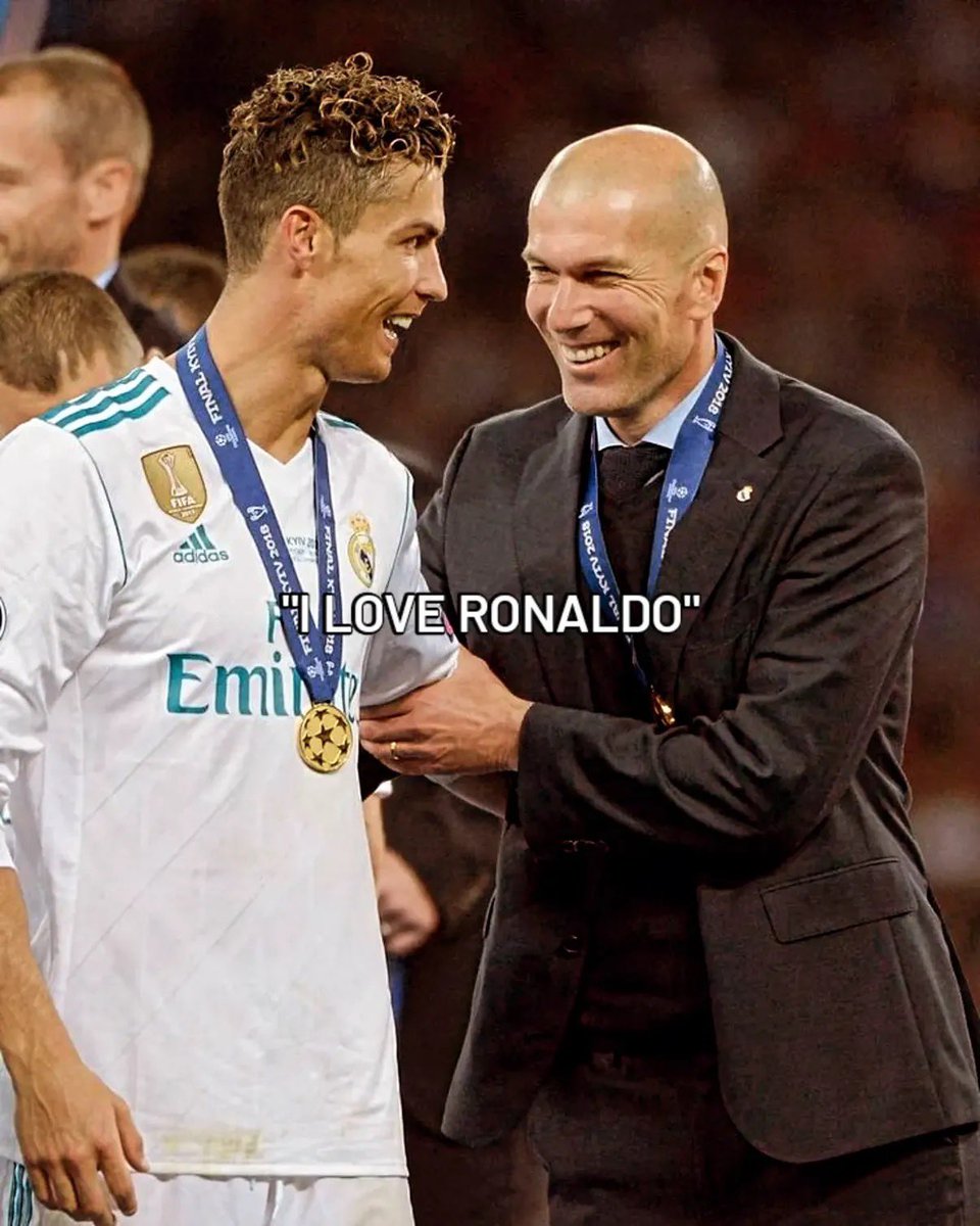 ChessLordK's tweet photo. Cristiano Ronaldo with the best coaches❤️🔥 https://t.co/VEFH0C8GA4