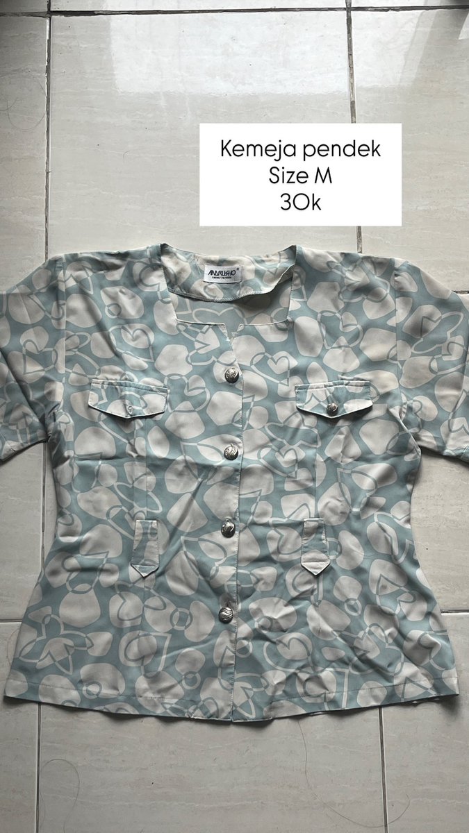 aleybeeb's tweet photo. Mau preloved baju, celana, tas, dan sepatu (post beberapa batch/part) karena lagi declutter lemari. Nanti semua bakal dilaundry sebelum kirim!! Start from 15k-100k aja. Lokasi Depok, minat langsung DM🫰🏻 https://t.co/ibGYK2YUKM